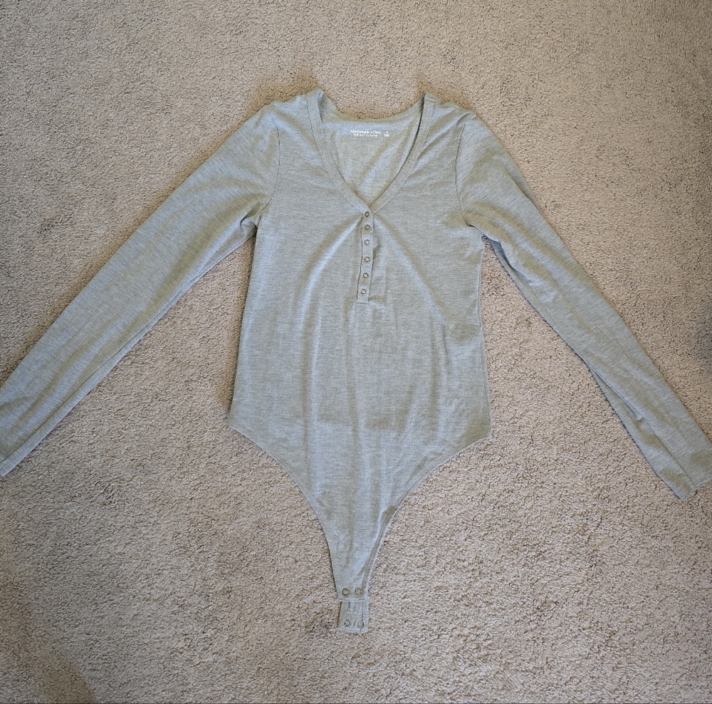Abercrombie & Fitch Light Gray Henley Bodysuit Long Sleeve Small